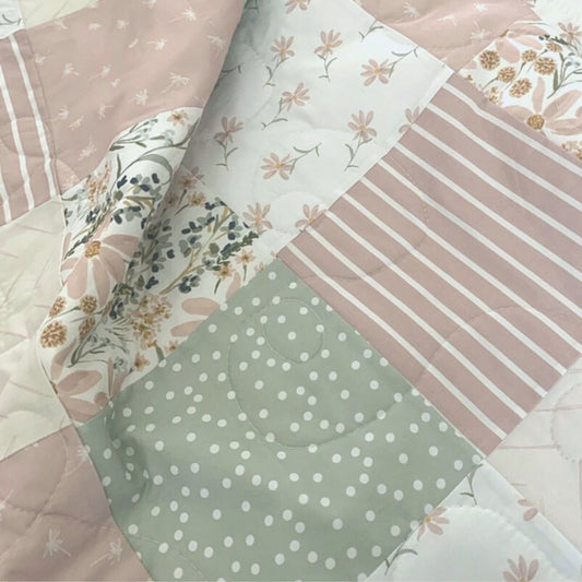 Daisy Dreams in Ballet Pink Patchwork Quilt